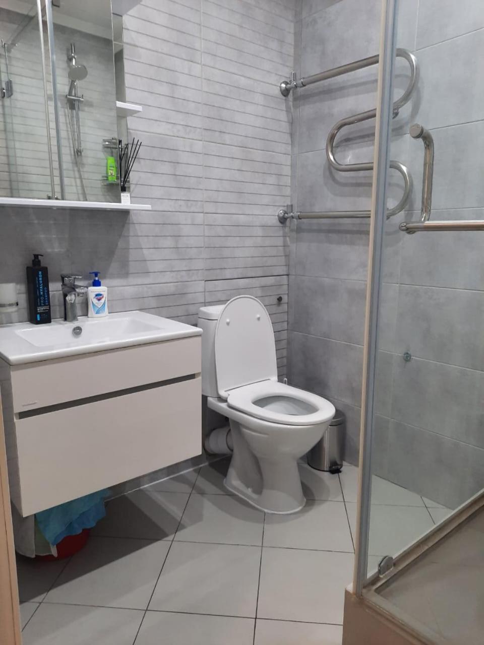 Loftik Apartments Shevchenko Street Almaty Ngoại thất bức ảnh